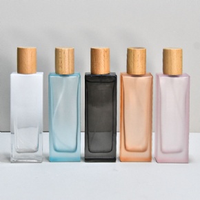 Luxury Custom Color 50ml Frosted High-Grade Cosmetics Packaging Portable Travel Square Empty Perfume Bottle with Wooden Lid