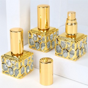 Luxury 10ml Square Shaped Essential Oil Perfume Spray Bottle Gold Portable Travel Refillable Bottle Glass Empty Bottle