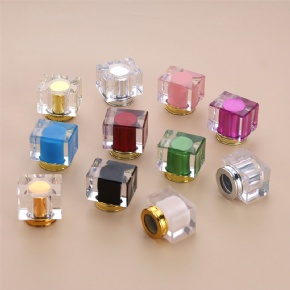 In Stock Colorful Square Perfume Cap MMA Plastic Inner Diameter 17.2mm for 15mm Perfume Bottle
